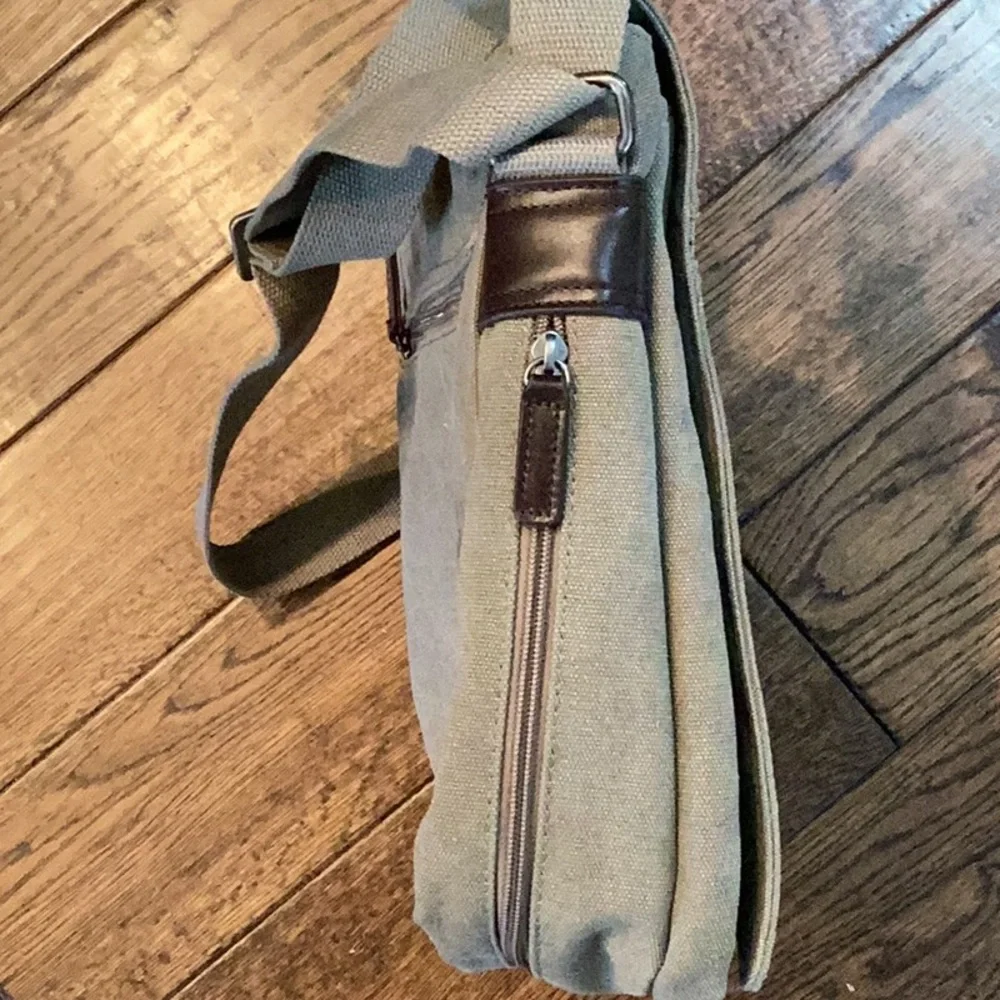 Ritelle Khaki Large Messenger Bag - Picture 4 of 11